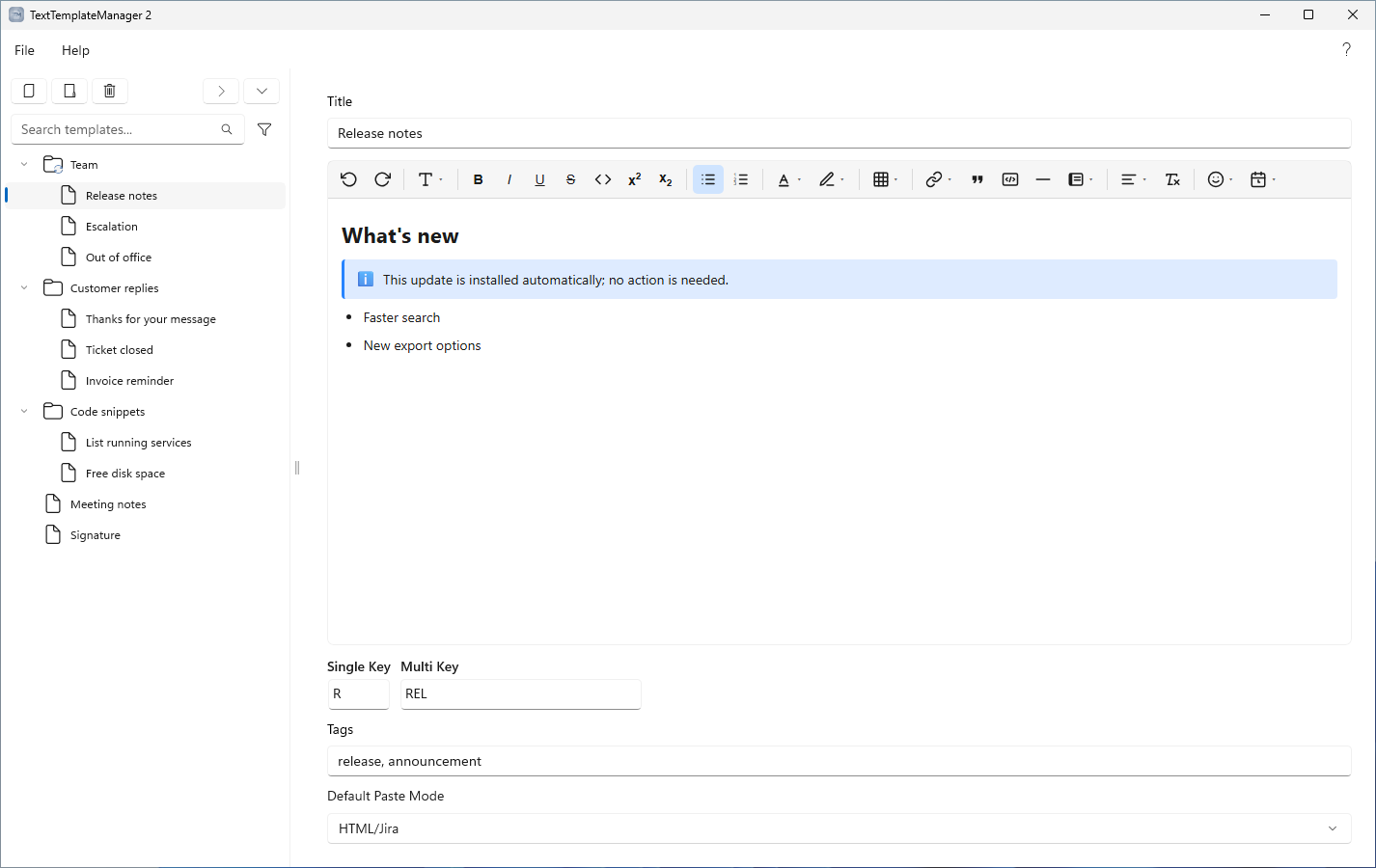 A template of the synced folder Team in the editor: a heading, an Info callout panel and a list, its Single Key (R) and Multi Key (REL) shortcuts, its tags, and the HTML/Jira default paste mode. The badge on the folder marks it as synchronized.